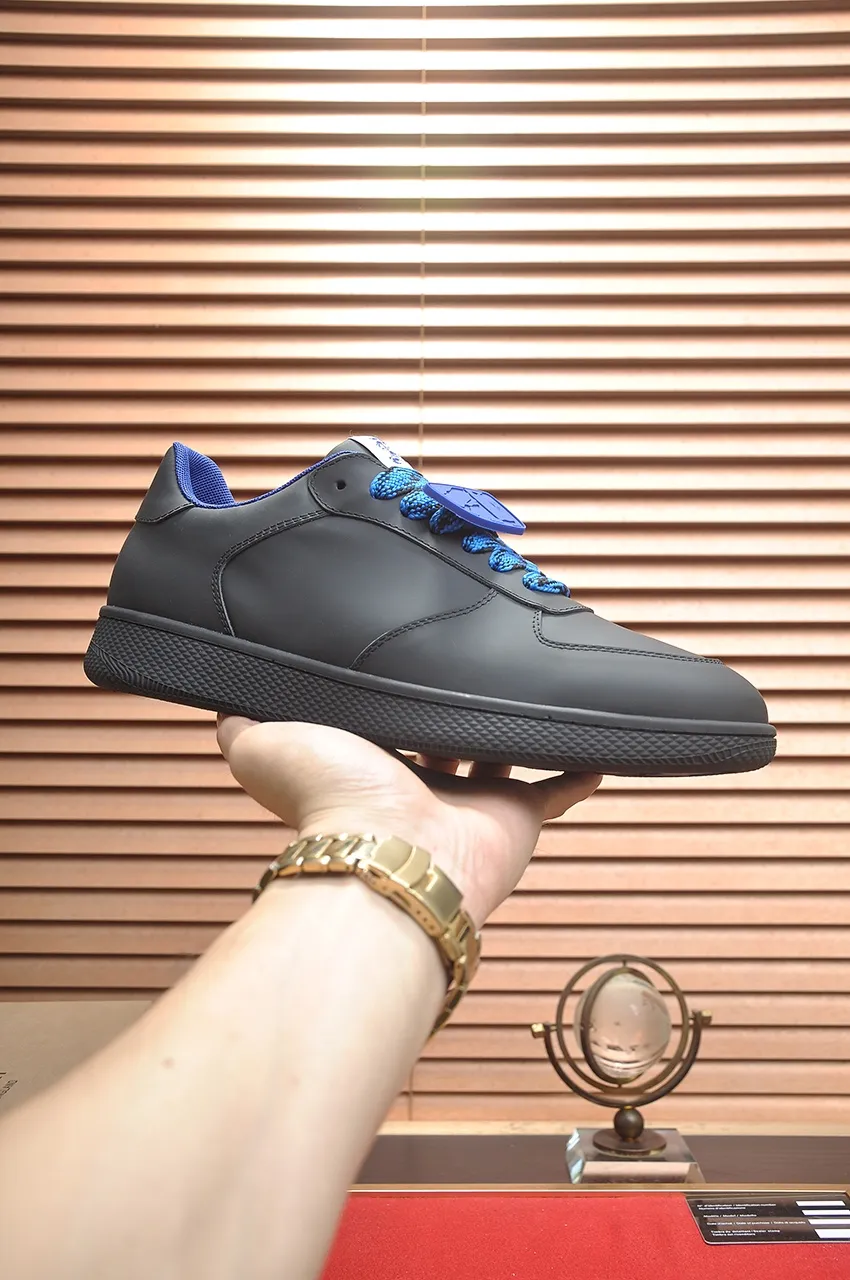 Men's shoes 💰540💶【Burberry】Classic low-top sneakers｜Imported cowhide with classic plaid fabric｜Sheepskin lining｜Original outsole｜Fine workmanship and comfortable to wear Size: 38-44 (customized at 45)